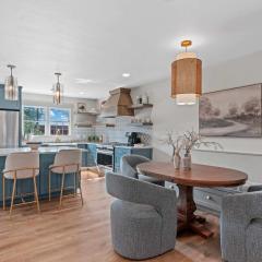 The Smith Haus - Sleeps 12 Pool Game Room