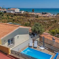 Family cottage in Benajarafe w pool and sea view