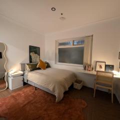 Modern City Studio in Potts Point - Walk to Cafes & Bars