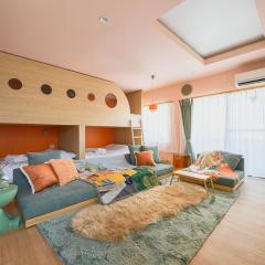 4K Cinema Duplex, 8 Guests, 4 min