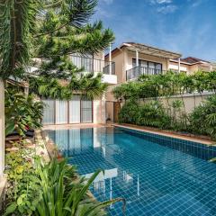 East Villa 2, swimming pool, 3BR by IBG Property
