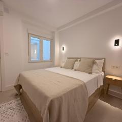 NEW - Old Town Modern Apartment Close to Beach