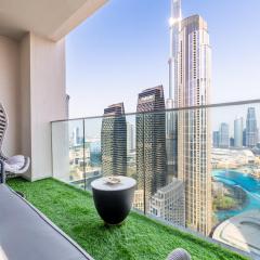 Luxurious 4BR, Burj Khalifa & full fountain view, Downtown Dubai