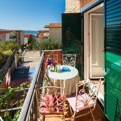 Awesome Apartment In Omis With Wifi