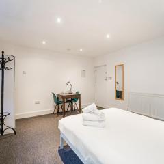 Georgian Shared House No'2 - By Clifton Short Lets