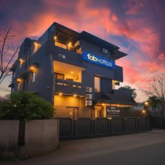 FabHotel Villa The Suites - Nr Prayagraj Junction
