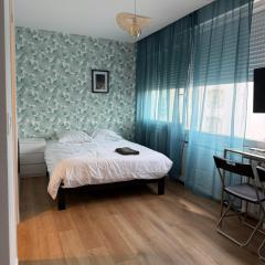 M111 Marquer Joli studio moderne