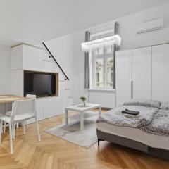 Moderný prezidentský apartmán vedľa paláca s výhľadom