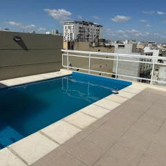 Centro, amplio, cómodo, luminoso, balcón y piscina WiFi