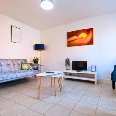 Stylish Innsworth home with garden & parking