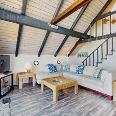 A-frame beach house steps from the ocean with deck & central AC