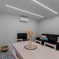 Renovated cozy apartment - H