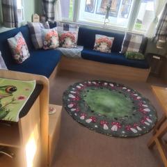 Lyons Winkups Holiday Park Towyn, North Wales static Caravan 3 bedroom sleeps 8 free entertainment