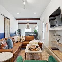 Warehouse District Lovely One Bedroom and Den