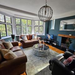 Bright & Modern 2 Bed Flat in South London