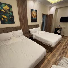 Royal Maktob Pyramids