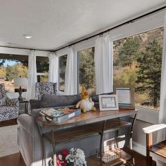 Chipita Park Cabin - pet friendly quirky & comfy
