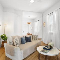 Bright Historic Home, Recently Renovated, Near Downtown, SCAD, & Starland Yard