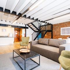 1004 - Spacious 2Brdm City-Center Apt with Parking