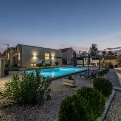 Villa Miranda with pool