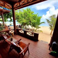 Pantai Naama Bungalow