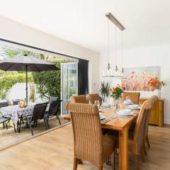Pass the Keys Modern family home Garden Parking