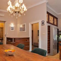 Large Apartment near Castle and Main Square