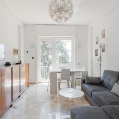 GuestHost - Bright Apartment near MM1 Turro