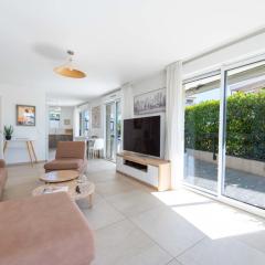 3-Br Rooftop with Jacuzzi & Parking Cannes