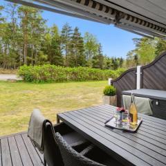 Apartment Emppu - 300m from the sea by Interhome