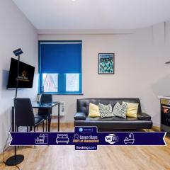 1 BR Flat By Eason Stays Short Lets & Serviced Accommodation Wigan With Free parking!