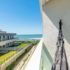 Apto frente mar Morro das Pedras QA5260