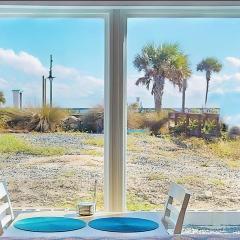 Couple's Getaway, 1st- floor suite w/ ocean views, beautiful sunrises, patio, AC