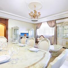 Luxury 4 bedroom apartment in Mayrig building!