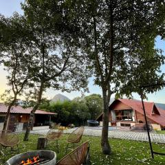 Casa 04 Monte Boa Vista - Conforto com Piscina Privativa, Sauna e Lareira