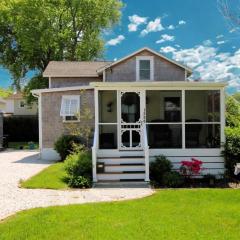 Little Cottage On Lafayette