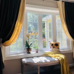 Private Estate, walk to Princeton downtown, 3 Bedrooms, 2 Bath, with Free Parking
