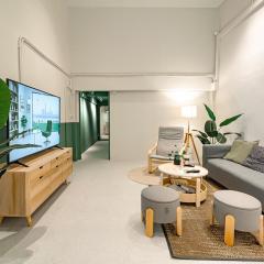 Cozy 3BR for 8 People, 5Mins from MRT Huai Khwang