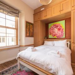 Central 1 Bed - 10 Min Walk to Edinburgh Castle