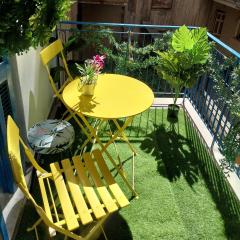 Jungle Lodge Athens at metro