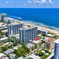 Daisy Elegance Townhouse Steps from The Beach