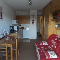 Agréable studio dans la résidence les gentianes, aux pieds des pistes de Pyrénées 2000