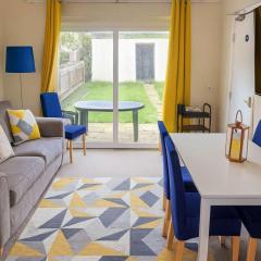 Spacious 5-Bed Home with Parking,WiFi & Self Check-In