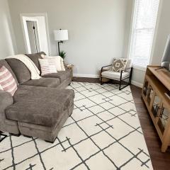 Modern 4 BDRM Renovated Spacious near U of E and Downtown