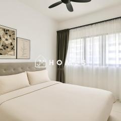 C180 Trader Park 3Room Balcony Free Parking #203