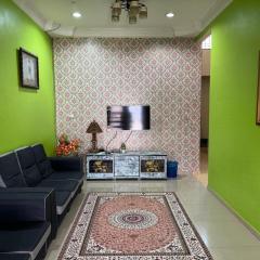 Labis Homestay Afina