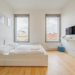 The Elegant White Suite in SmichovCity Residence