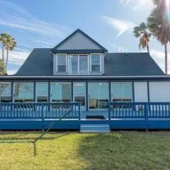 Bayside Paradise 4BR Home with Patio & Games Room