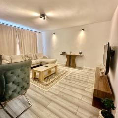 Entire Flat at Queensway Close to Paddington, Bayswater, Hyde Park