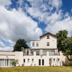 Beautiful 'Mayfield' Villa with private pool!